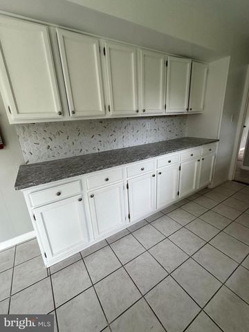 35 MEDFORD LN, Willingboro, NJ 08046