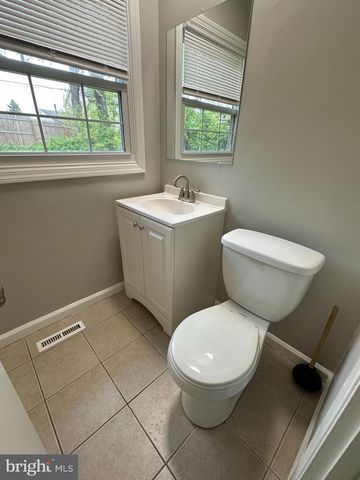 35 MEDFORD LN, Willingboro, NJ 08046