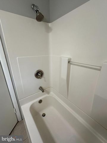 35 MEDFORD LN, Willingboro, NJ 08046