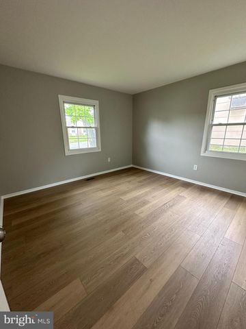 35 MEDFORD LN, Willingboro, NJ 08046