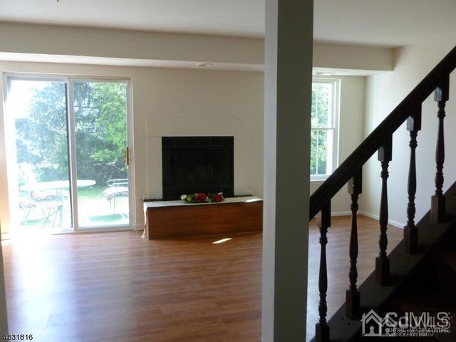 408 Hawkshead Way, Franklin, NJ 08873
