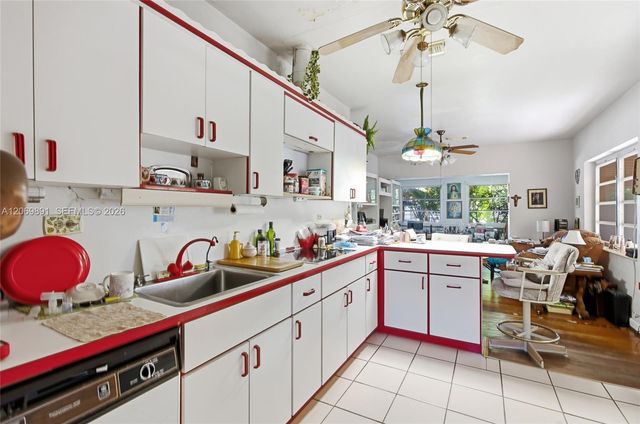 621 SE 4th Street, Hialeah, FL 33010