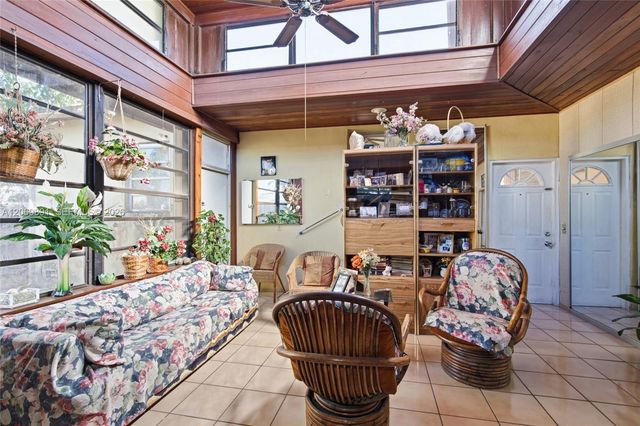621 SE 4th Street, Hialeah, FL 33010