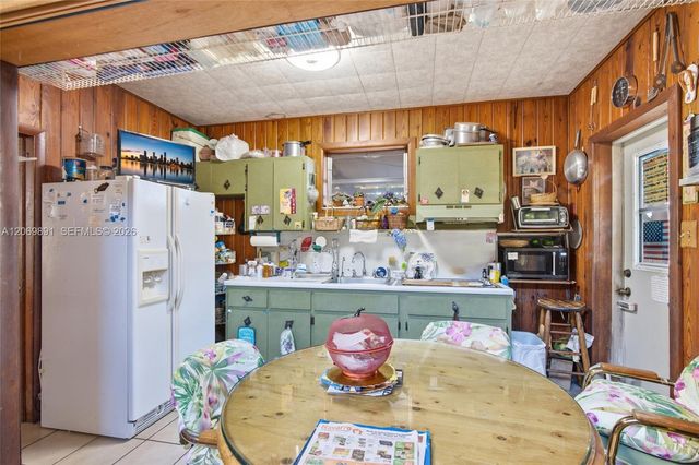 621 SE 4th Street, Hialeah, FL 33010