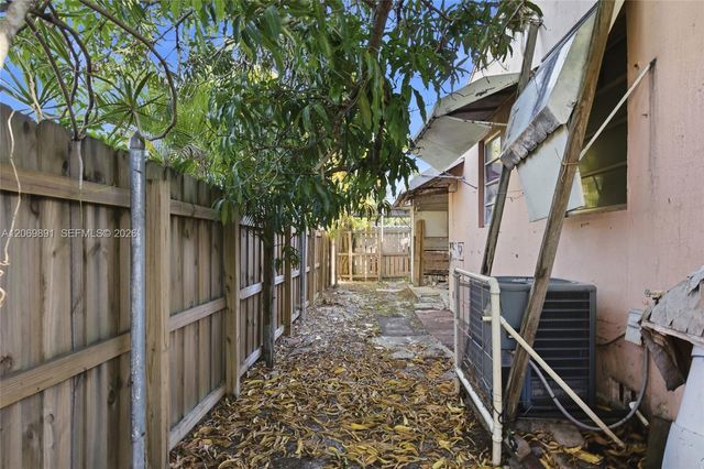 621 SE 4th Street, Hialeah, FL 33010
