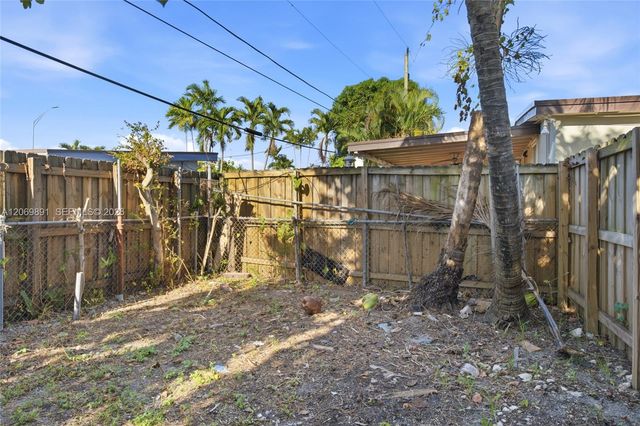 621 SE 4th Street, Hialeah, FL 33010