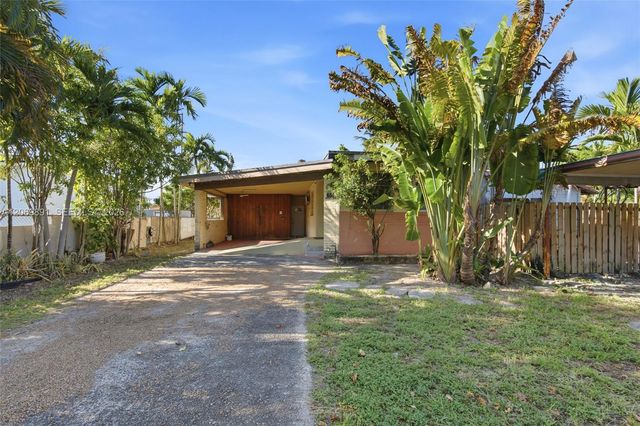 621 SE 4th Street, Hialeah, FL 33010