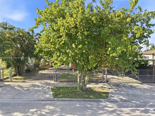 621 SE 4th Street, Hialeah, FL 33010