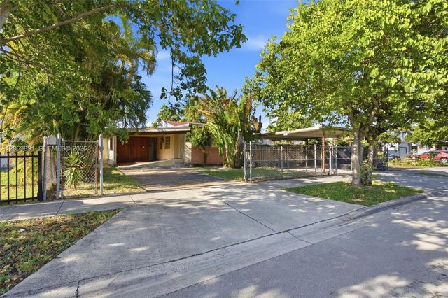 621 SE 4th Street, Hialeah, FL 33010