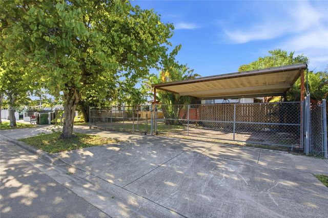621 SE 4th Street, Hialeah, FL 33010