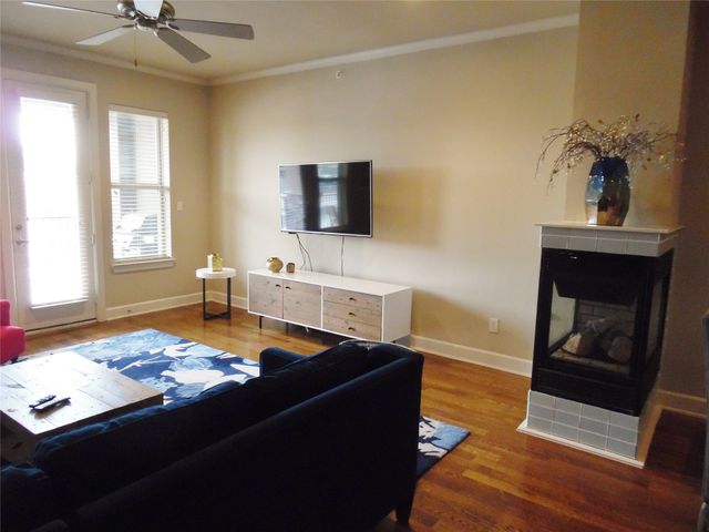 2800 Sandage Avenue 303, Fort Worth, TX 76109