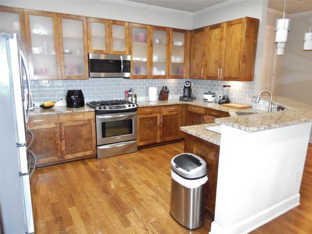 2800 Sandage Avenue 303, Fort Worth, TX 76109