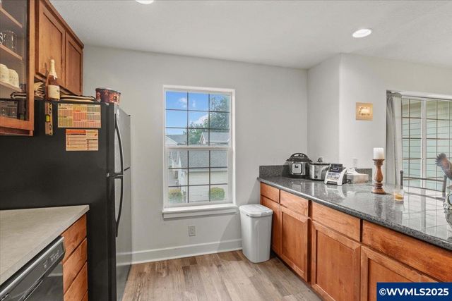 42 Weldwood Dr, Lebanon, OR 97355