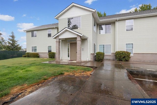 42 Weldwood Dr, Lebanon, OR 97355