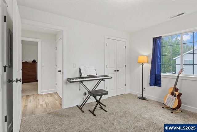 42 Weldwood Dr, Lebanon, OR 97355
