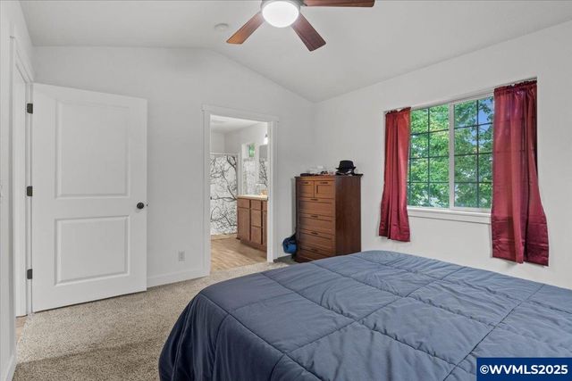 42 Weldwood Dr, Lebanon, OR 97355