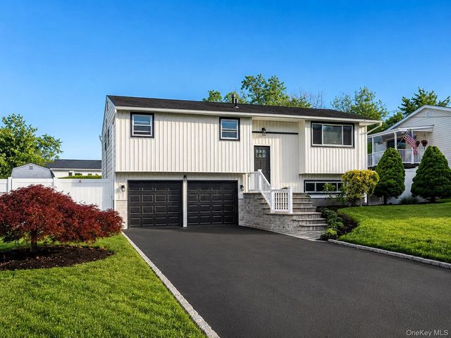 132 Berkeley Avenue, Selden, NY 11784
