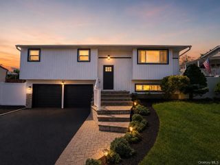 132 Berkeley Avenue, Selden, NY 11784