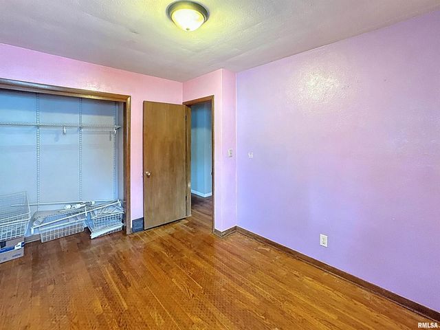 3855 26th Ave Avenue, Rock Island, IL 61201