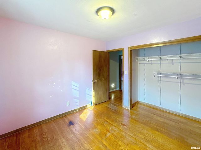 3855 26th Ave Avenue, Rock Island, IL 61201