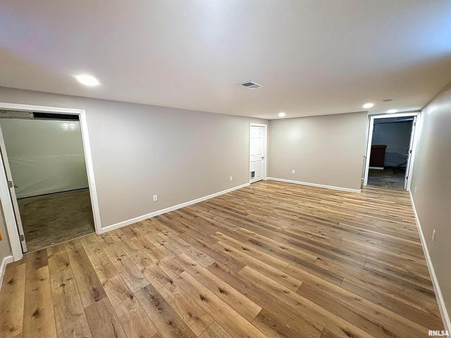 3855 26th Ave Avenue, Rock Island, IL 61201