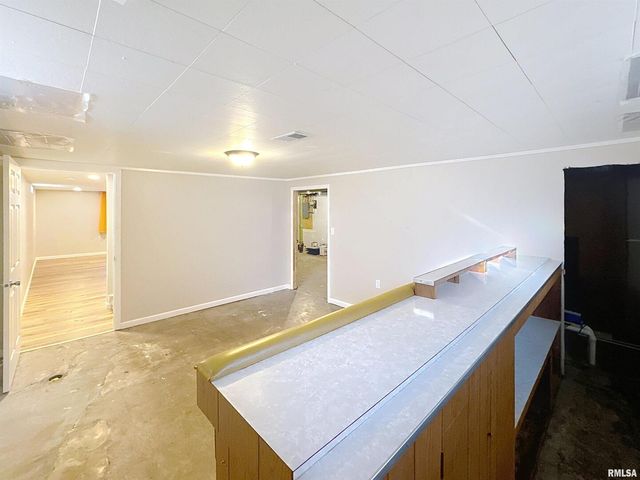 3855 26th Ave Avenue, Rock Island, IL 61201