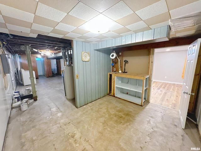 3855 26th Ave Avenue, Rock Island, IL 61201