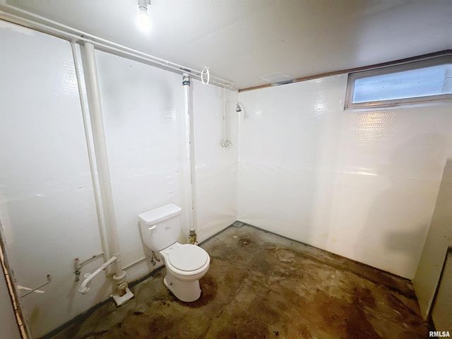 3855 26th Ave Avenue, Rock Island, IL 61201