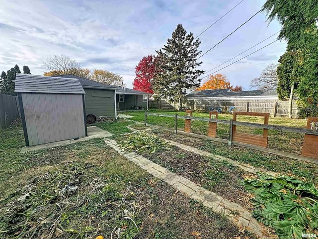 3855 26th Ave Avenue, Rock Island, IL 61201