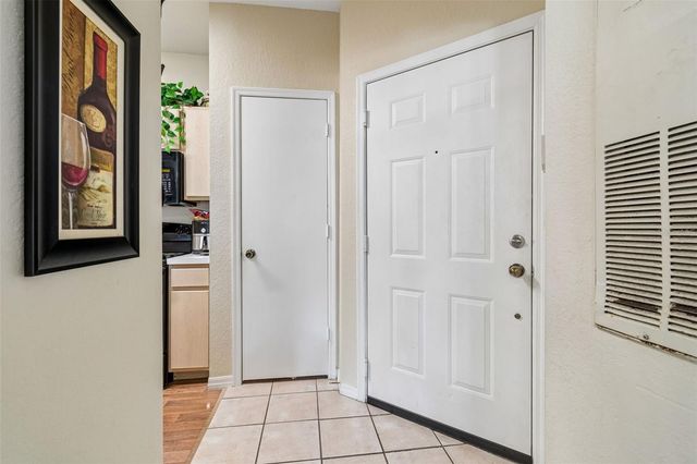 8414 LUCUYA WAY 201, Tampa, FL 33637