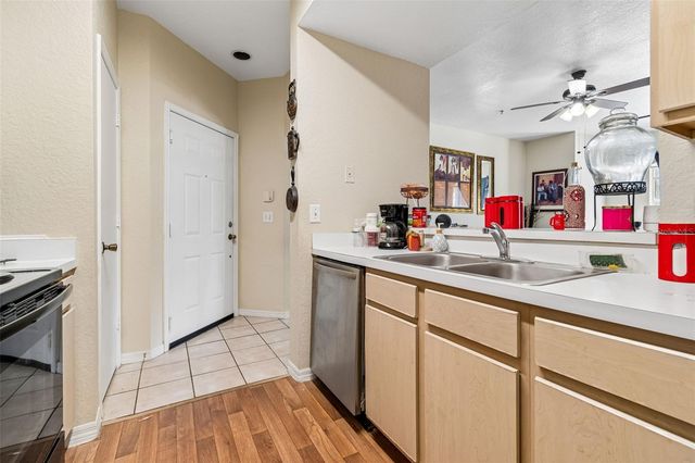 8414 LUCUYA WAY 201, Tampa, FL 33637