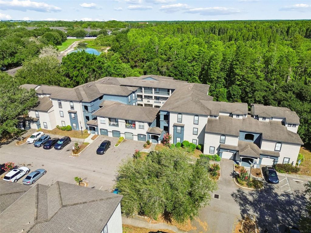 Image 20 of property listing at 8414 LUCUYA WAY 201, Tampa, FL 33637