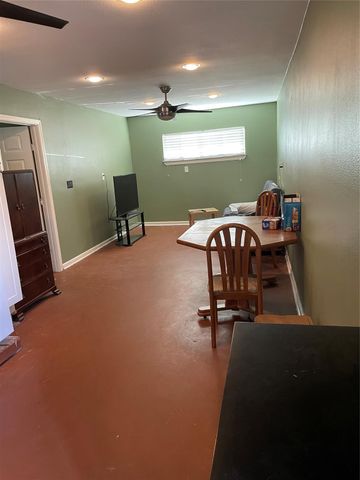 618 Warsaw Street, Bayou Vista, TX 77563