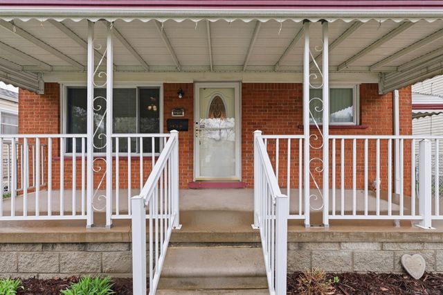 23112 Cayuga Avenue, Hazel Park, MI 48030