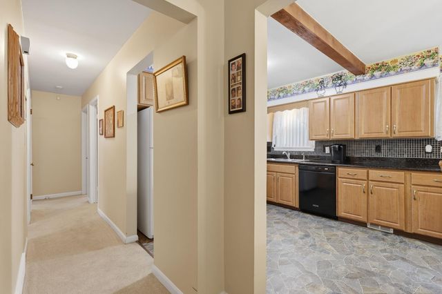 23112 Cayuga Avenue, Hazel Park, MI 48030