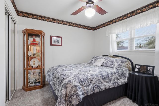 23112 Cayuga Avenue, Hazel Park, MI 48030