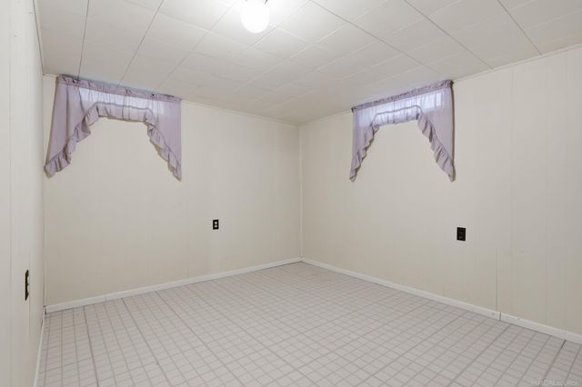 23112 Cayuga Avenue, Hazel Park, MI 48030