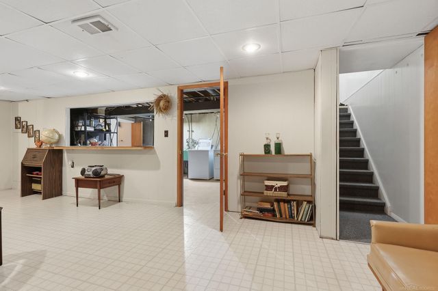 23112 Cayuga Avenue, Hazel Park, MI 48030