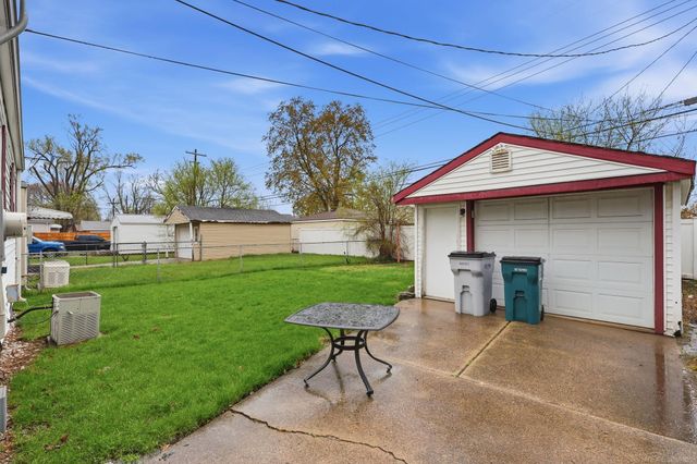 23112 Cayuga Avenue, Hazel Park, MI 48030