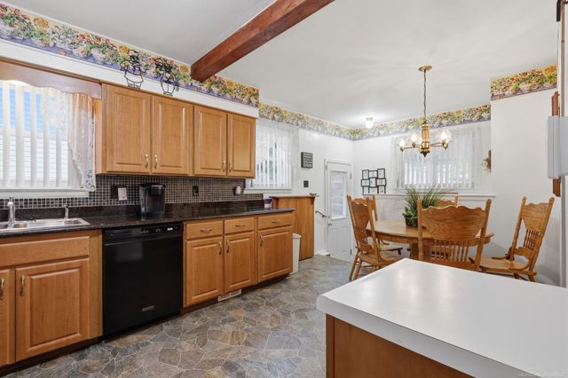 23112 Cayuga Avenue, Hazel Park, MI 48030