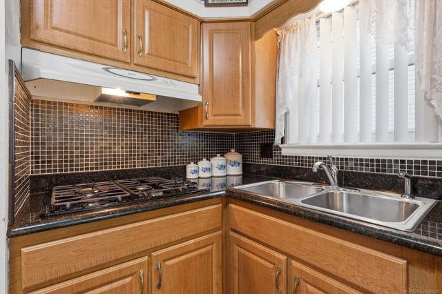 23112 Cayuga Avenue, Hazel Park, MI 48030