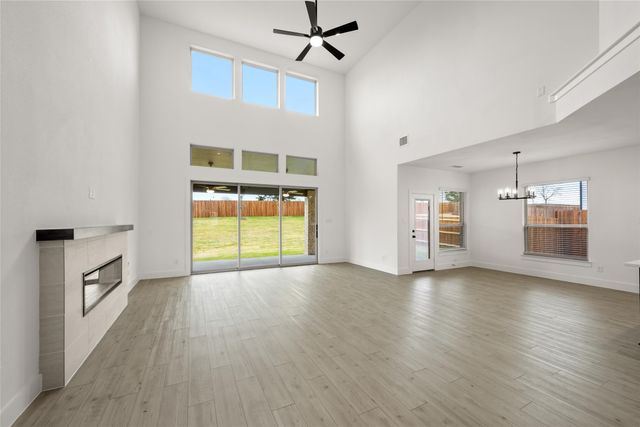 616 South Hidden Lakes Drive, Desoto, TX 75115