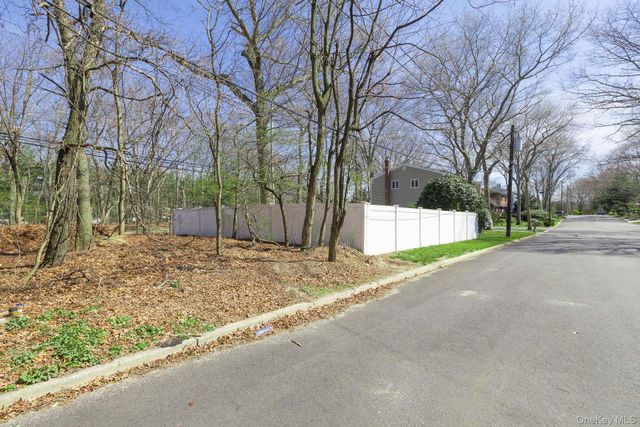 97 Krispin Lane, East Setauket, NY 11733