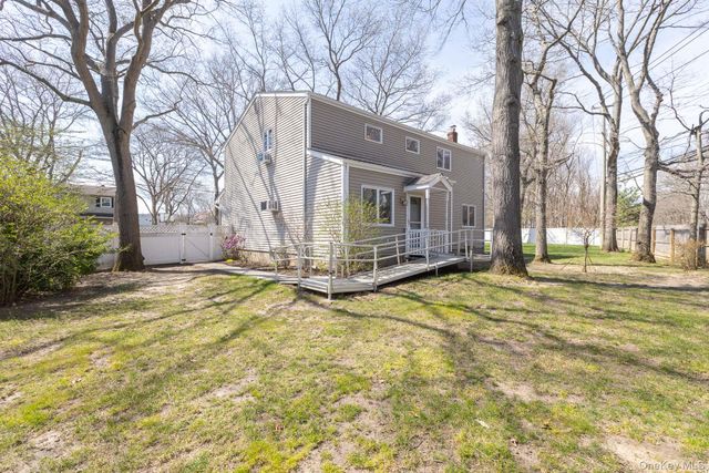 97 Krispin Lane, East Setauket, NY 11733