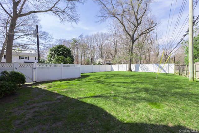97 Krispin Lane, East Setauket, NY 11733