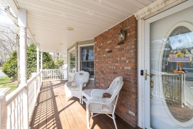 97 Krispin Lane, East Setauket, NY 11733