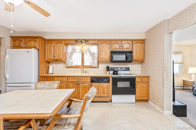 97 Krispin Lane, East Setauket, NY 11733