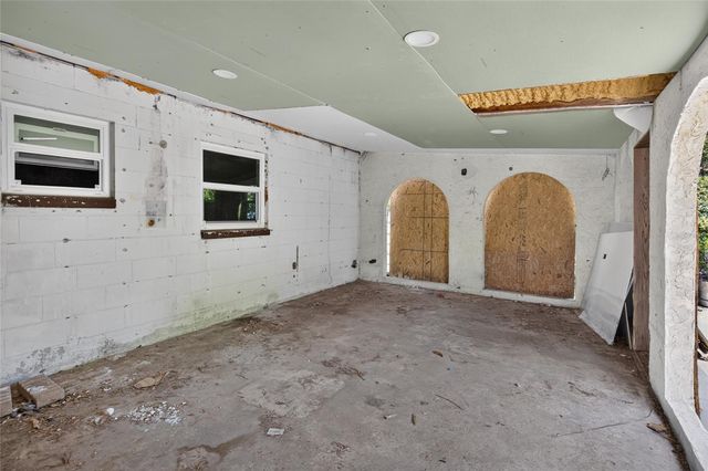 5609 LARIMER DRIVE, Tampa, FL 33615