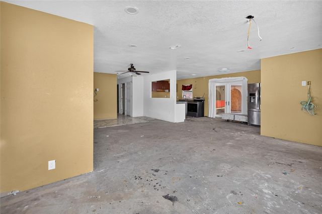 5609 LARIMER DRIVE, Tampa, FL 33615