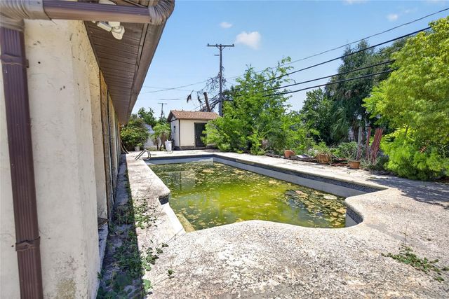 5609 LARIMER DRIVE, Tampa, FL 33615